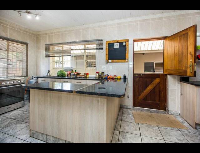 4 BEDROOM HOUSE FOR SALE IN MEYERSPARK